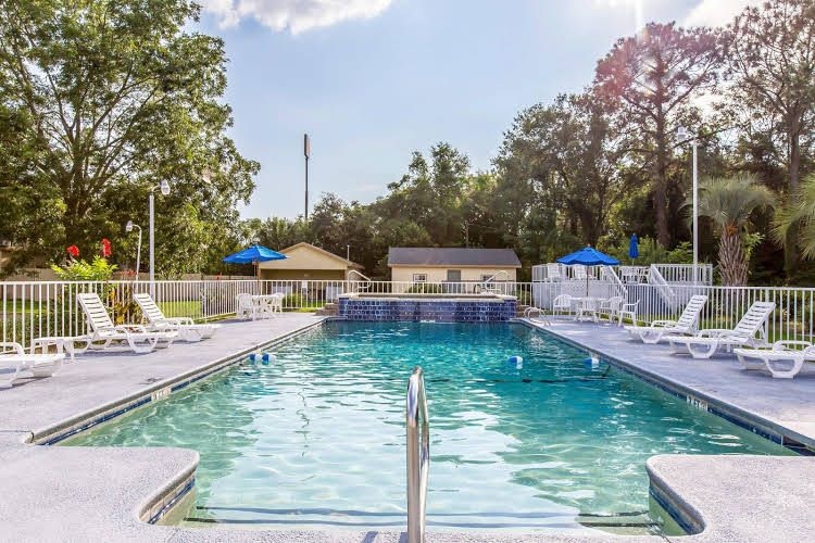 Quality Inn South2