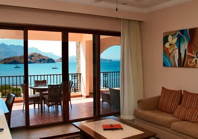 SUITE THREE BEDROOMS