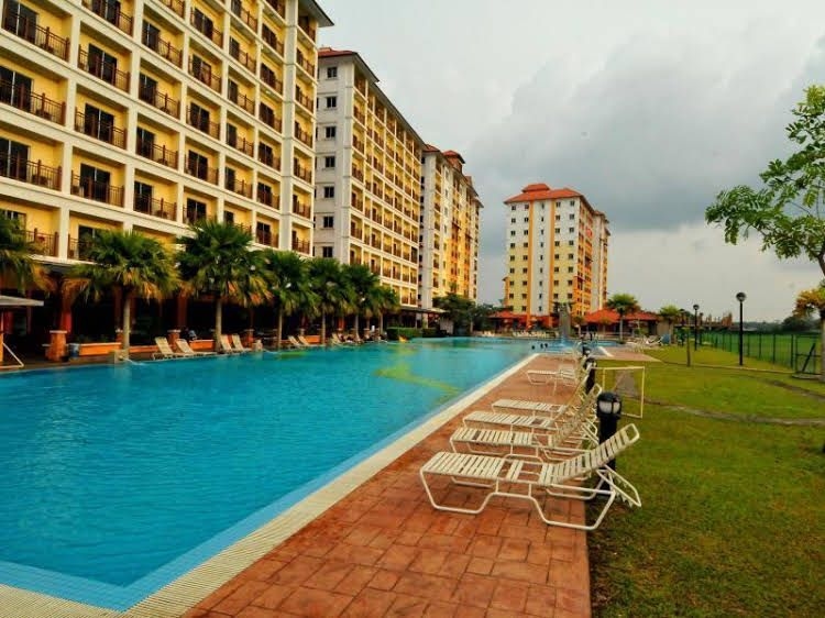 Suria Service Apartment Hotel0
