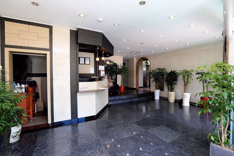 Apple Hotel1