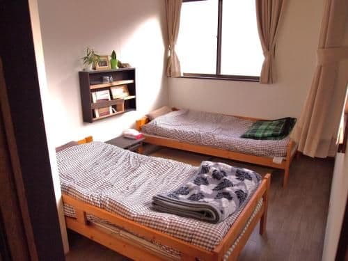 Standard Twin Room with Shared Bathroom