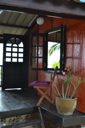 Bungalow - Water Front with Shared Bathroom