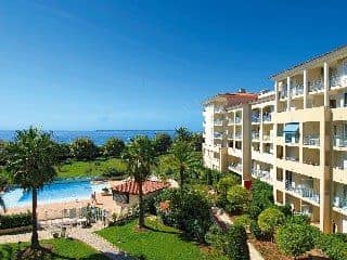 Les Pins Bleus Les Pins Bleus
