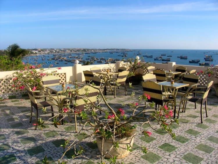 Source Kiteboarding and Lodge0