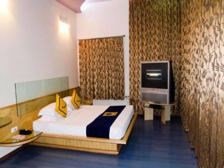 Vista Rooms at Naik Road Vista Rooms at Naik Road