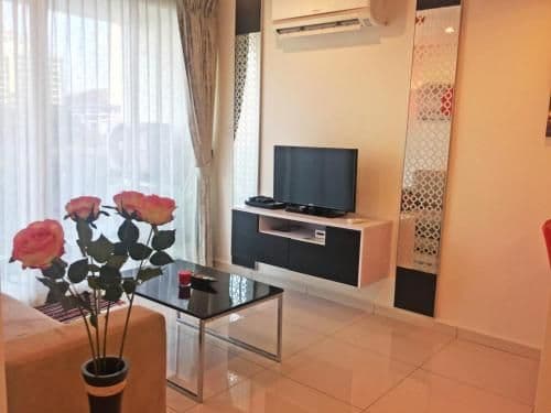 Deluxe One-Bedroom Apartment