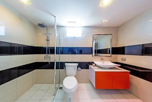 Deluxe One-Bedroom Apartment