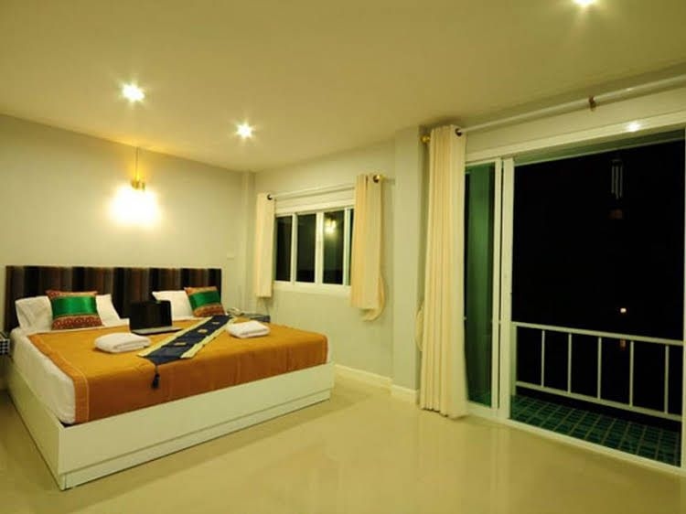 โรงแรมบ้านชายน้ำ (Baan Chay Namm Resort)1