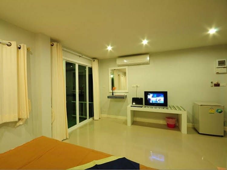 โรงแรมบ้านชายน้ำ (Baan Chay Namm Resort)2