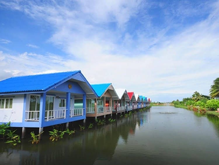 โรงแรมบ้านชายน้ำ (Baan Chay Namm Resort)0