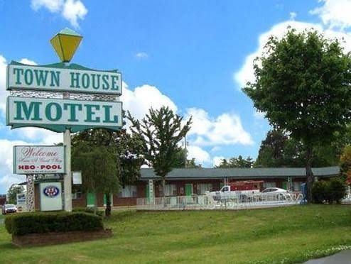 Town House Motel Tupelo2