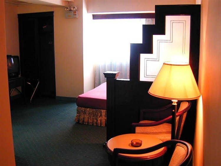 Victoria Hotel1