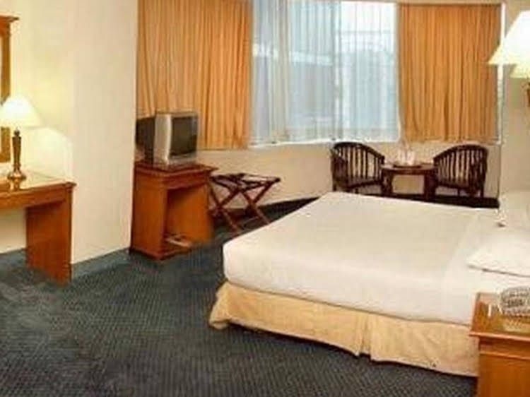 Mega Cikini Hotel2