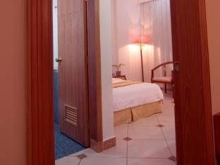 Golden Avenue Hotel0