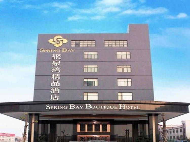 Spring Bay Hotel4