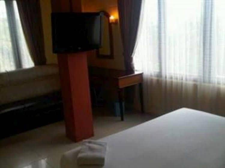 Hotel Mega Buana Hotel Mega Buana