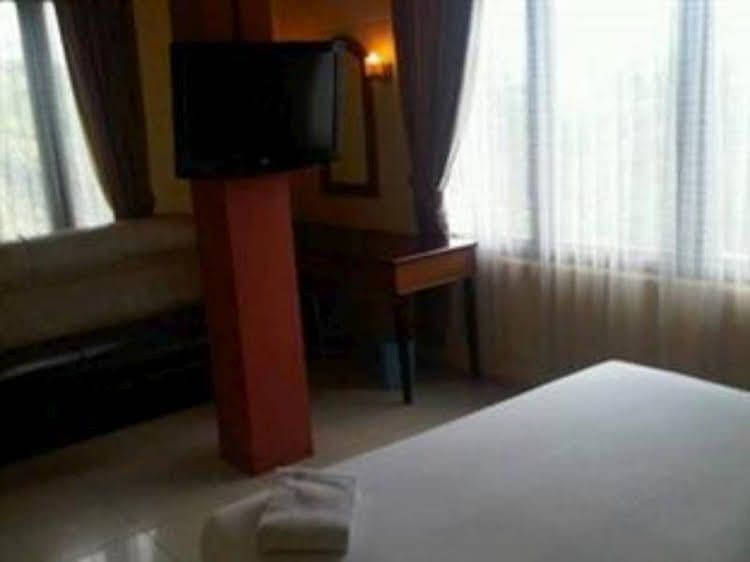 Hotel Mega Buana Hotel Mega Buana