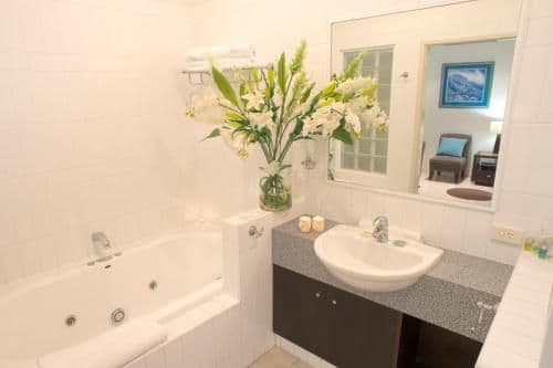 Queen Room with Spa Bath