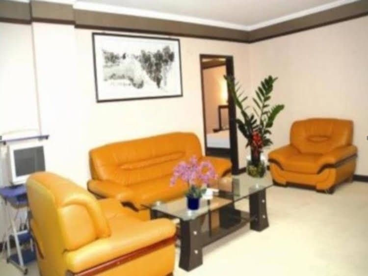 Golding Hotel2