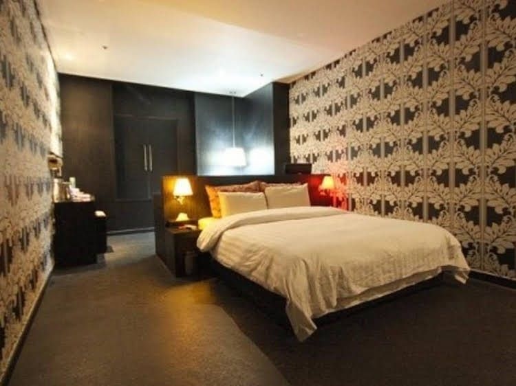 Mariposa Hotel2