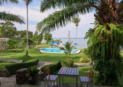 เอลเลแฟนต์ เบย์ รีสอร์ต (Elephant Bay Resort)0