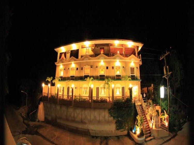 Mount Tapyas Hotel4
