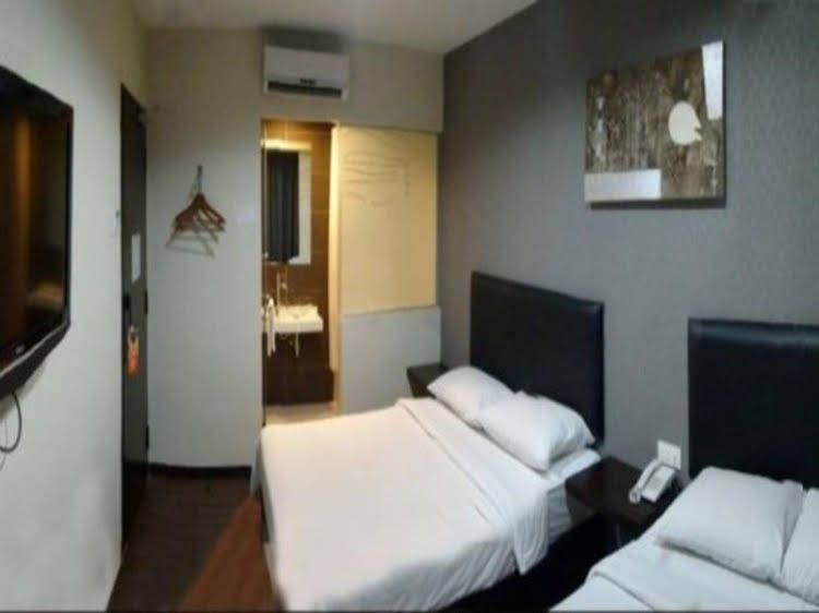 Check In Hotel2