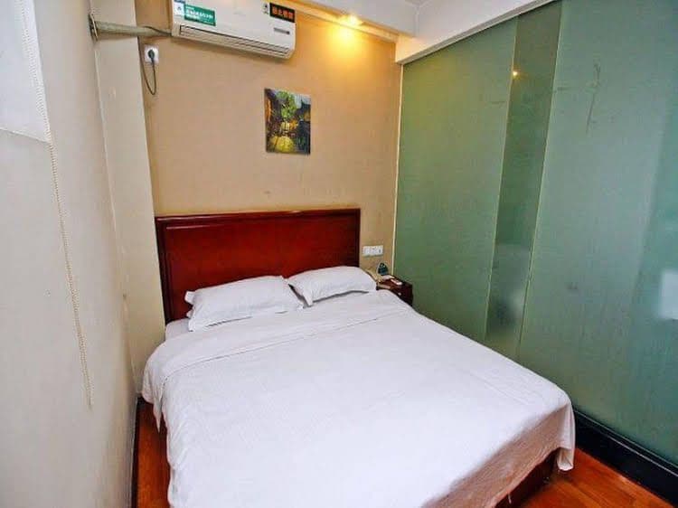 GreenTree Inn Xi’an North Gate Railway Station Express Hotel GreenTree Inn Xi’an North Gate Railway Station Express Hotel