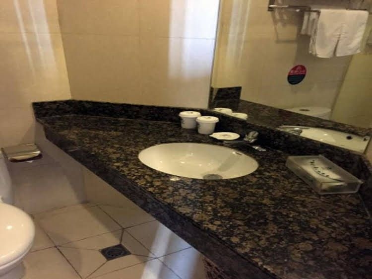 Green Tree Inn Jiangyin Middle Binjiang Road2