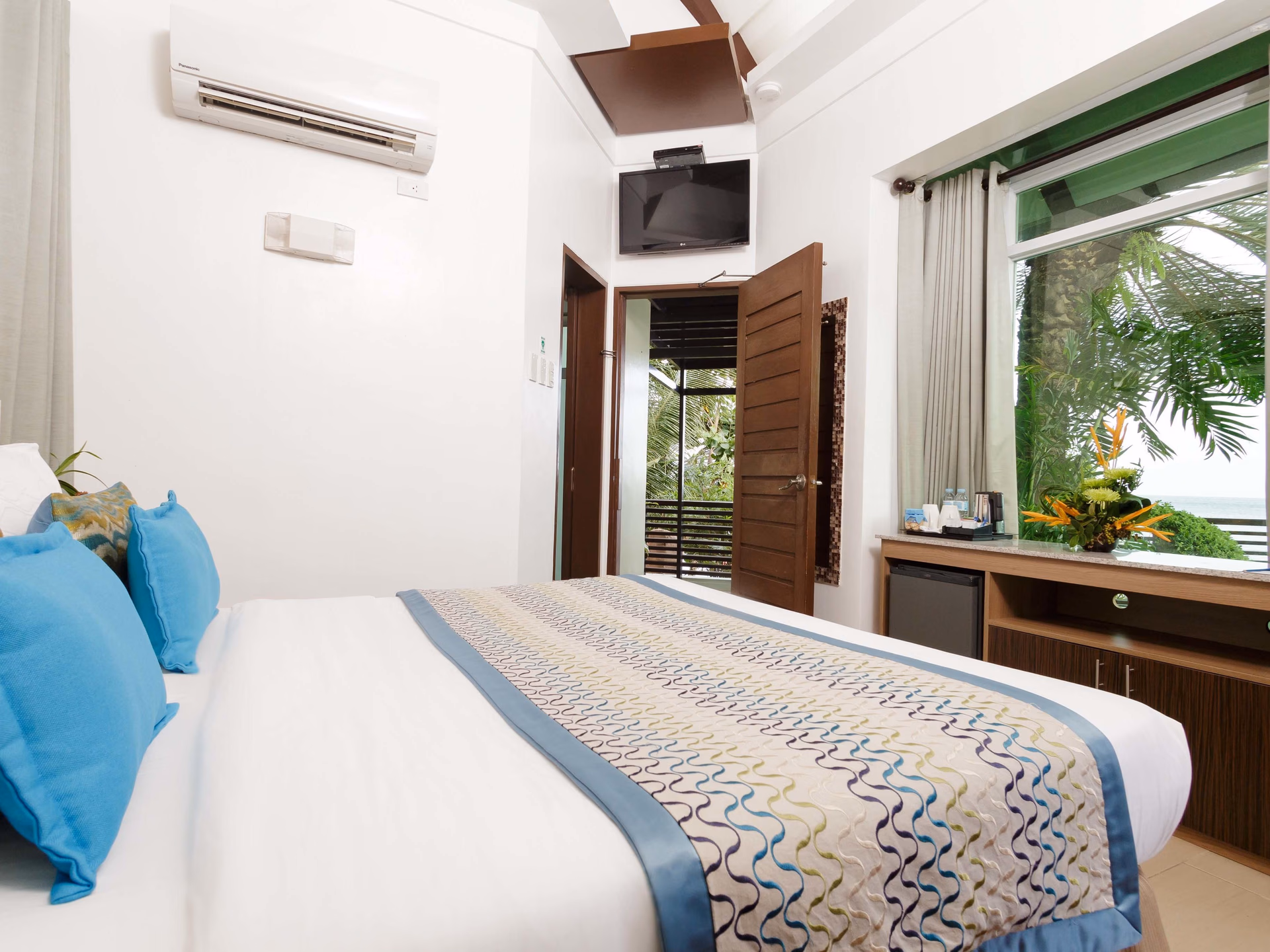 Acuatico Beach Resort & Hotel2