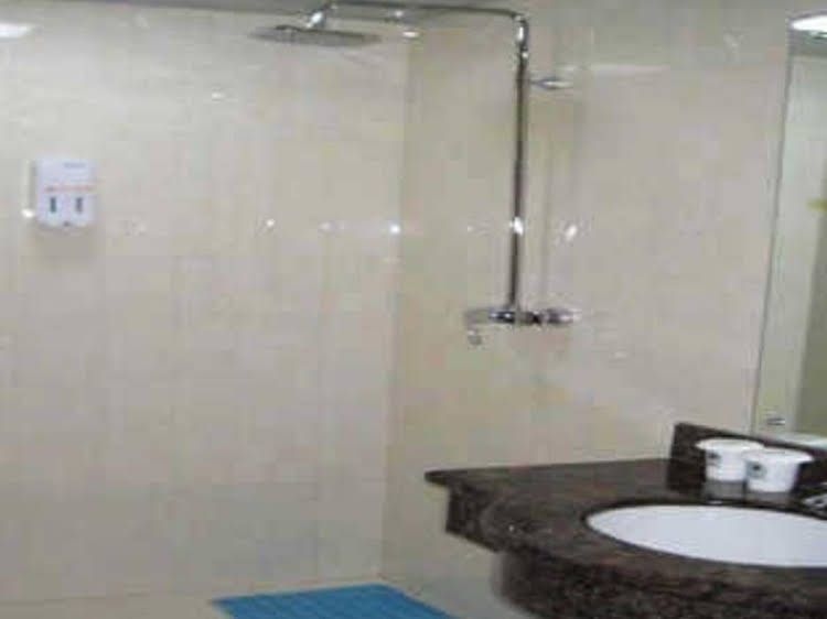 GreenTree Inn Harbin Railway Station Jianzhu Street Express Hotel0