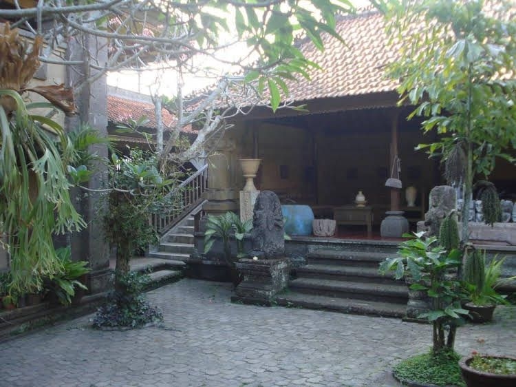 Sekar Puri Villa4