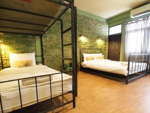 Quadruple Room with Private Bathroom