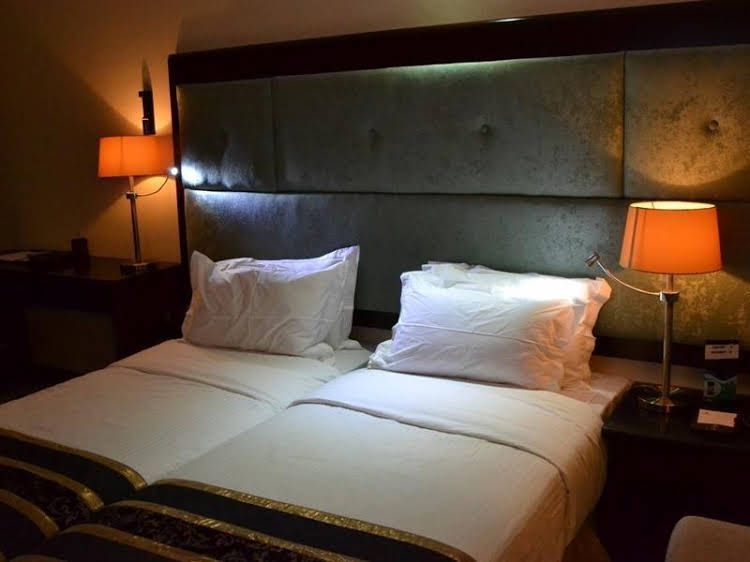Hotel Spic N Span3