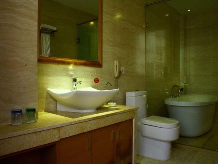 Holiday Hotel Yiwu3