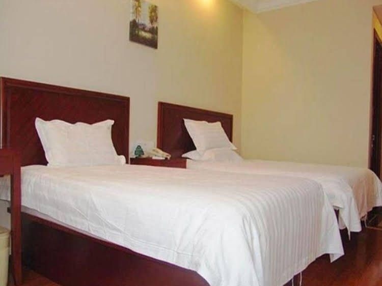 Green Tree Inn Tianjin West Railway Station Stage Hotel0