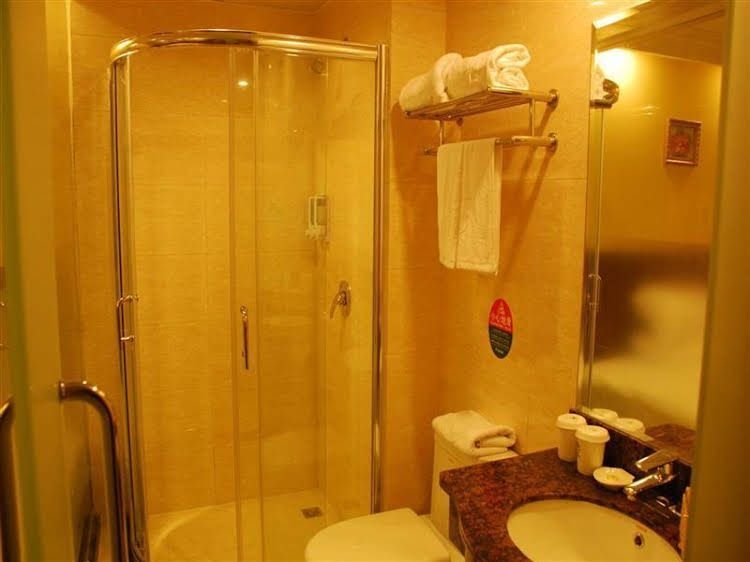 GreenTree Inn Wuxi Huishan Avenue Gaoli Motor City Express Hotel1