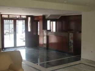 Holiday Plaza Hotel1