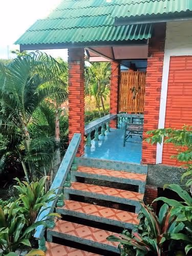 Bungalow with Garden View