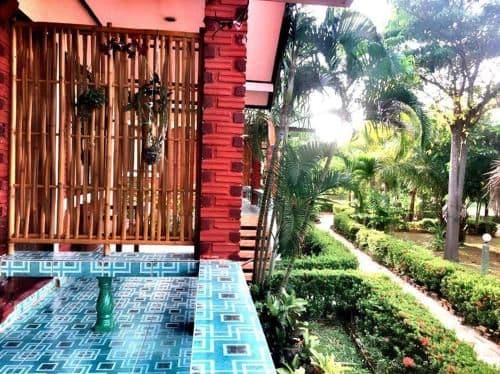 Bungalow with Garden View