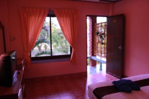 Bungalow with Garden View