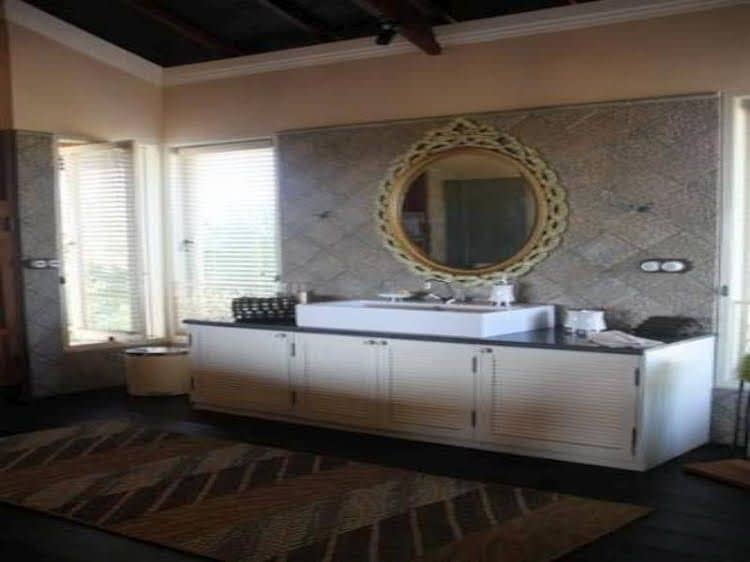 Villa Saparua Villa Saparua