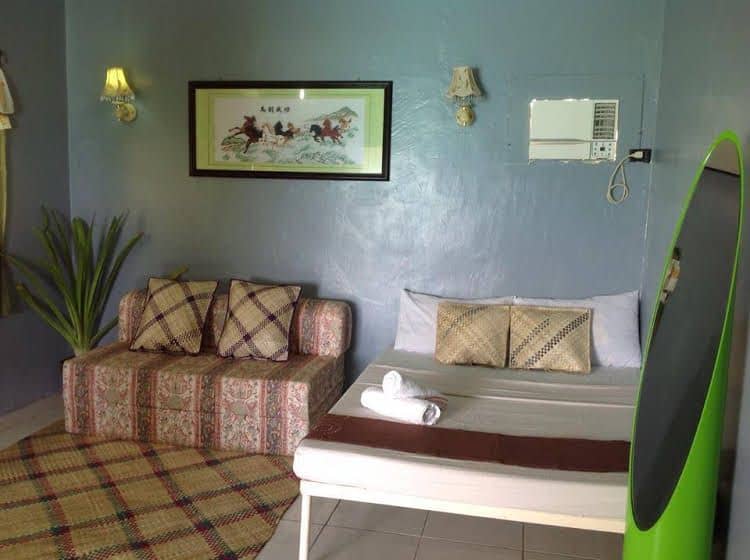 Ritzy's White Beach Resort and Restaurant Ritzy's White Beach Resort and Restaurant