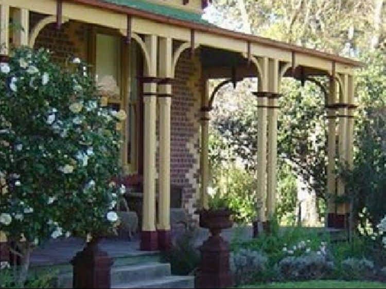 Tara House Bed & Breakfast Tara House Bed & Breakfast