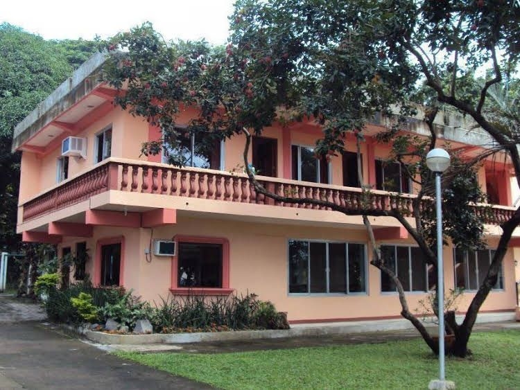 Talisay Green Lake Resort4