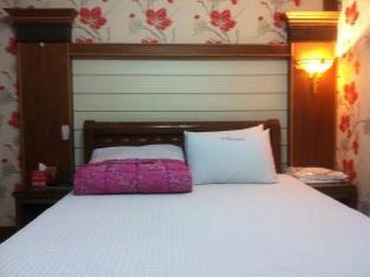 Sharp Motel1