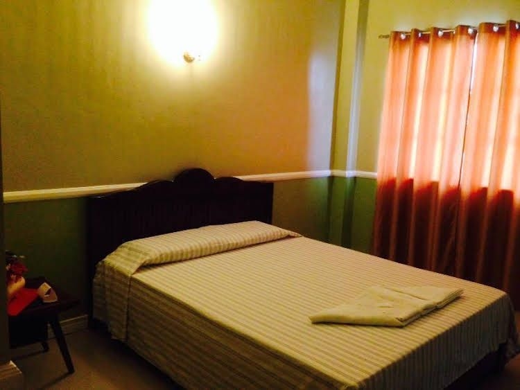 Suburbia Garden Hotel3