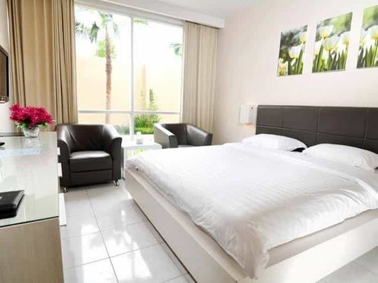 รอยัลโฮเต็ล แอน เลาจ์ รอยัลโฮเต็ล แอน เลาจ์
