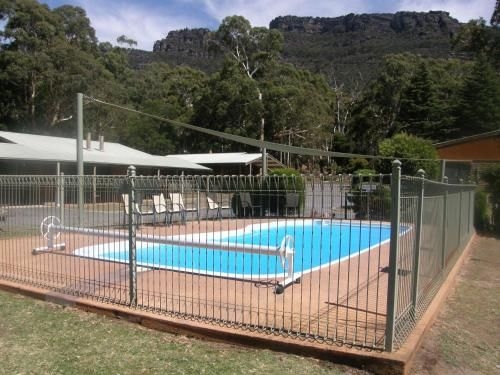 Halls Gap Log Cabins2