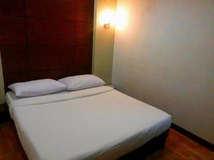 Roxas Midtown Hotel1